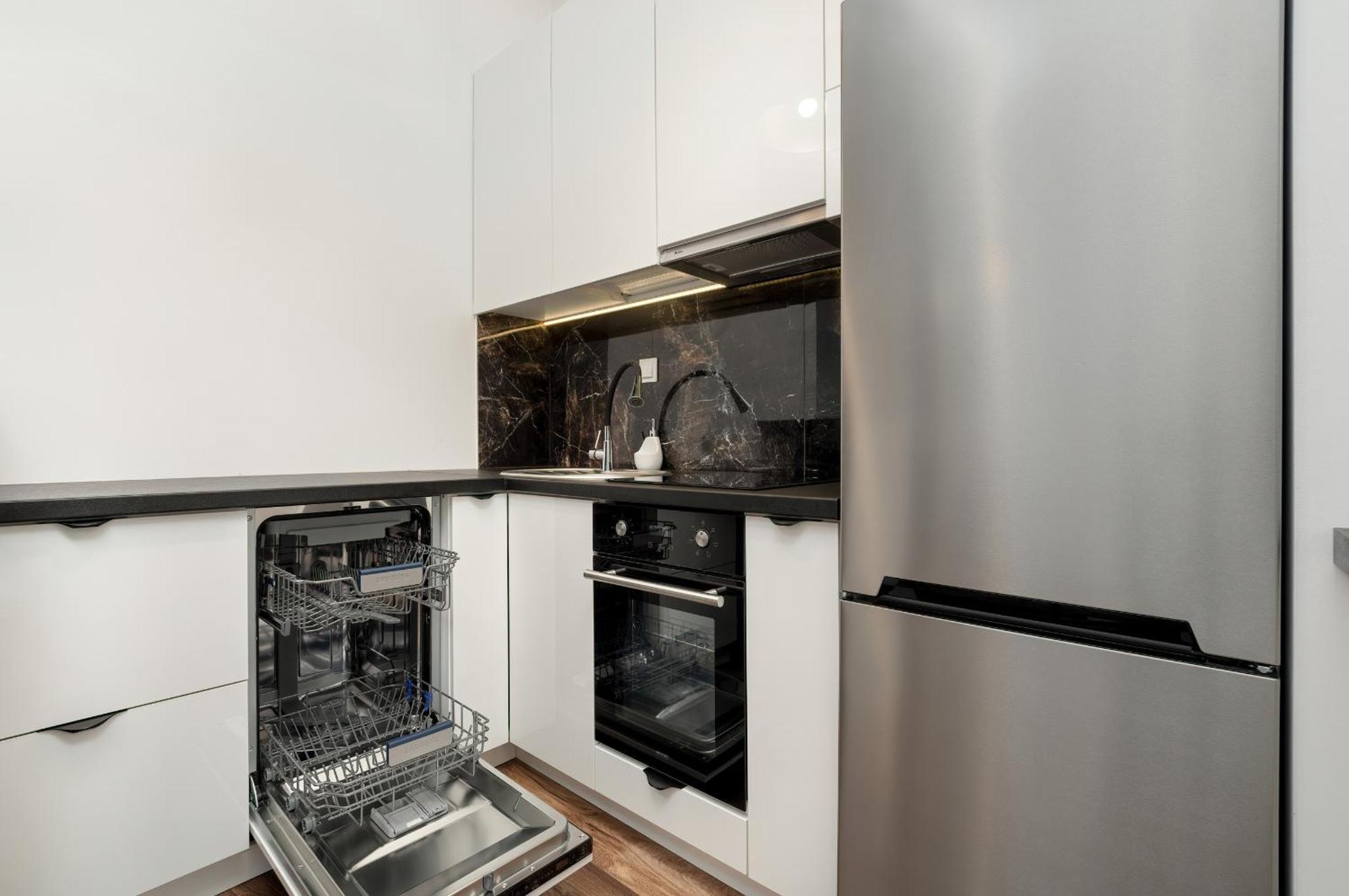 Nowoczesne Z Parkingiem & Balkonem By Renters Apartment