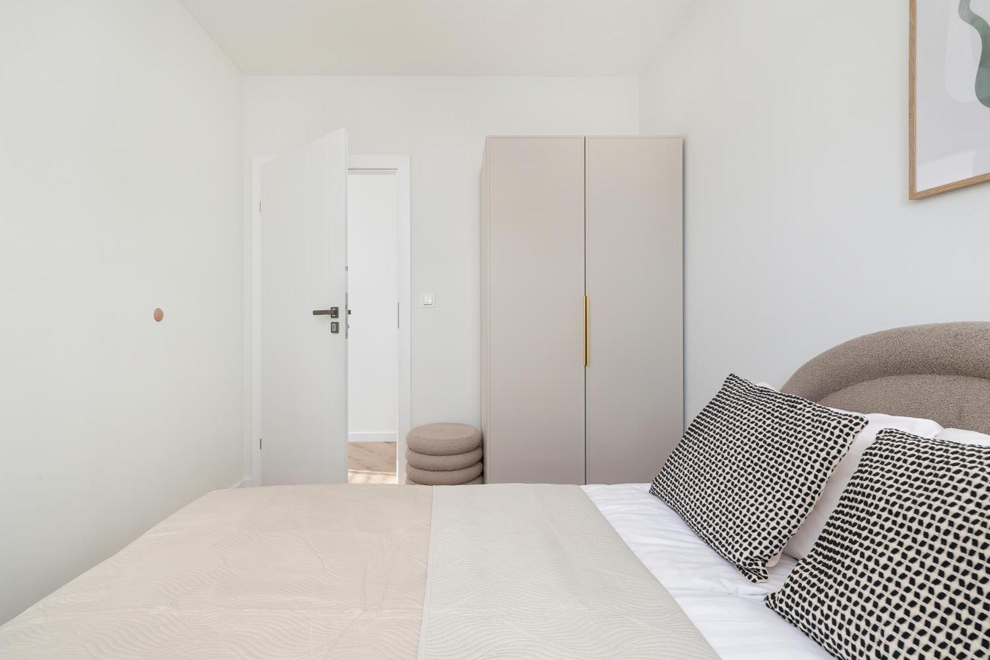 Nowoczesne Z Parkingiem & Balkonem By Renters Apartment