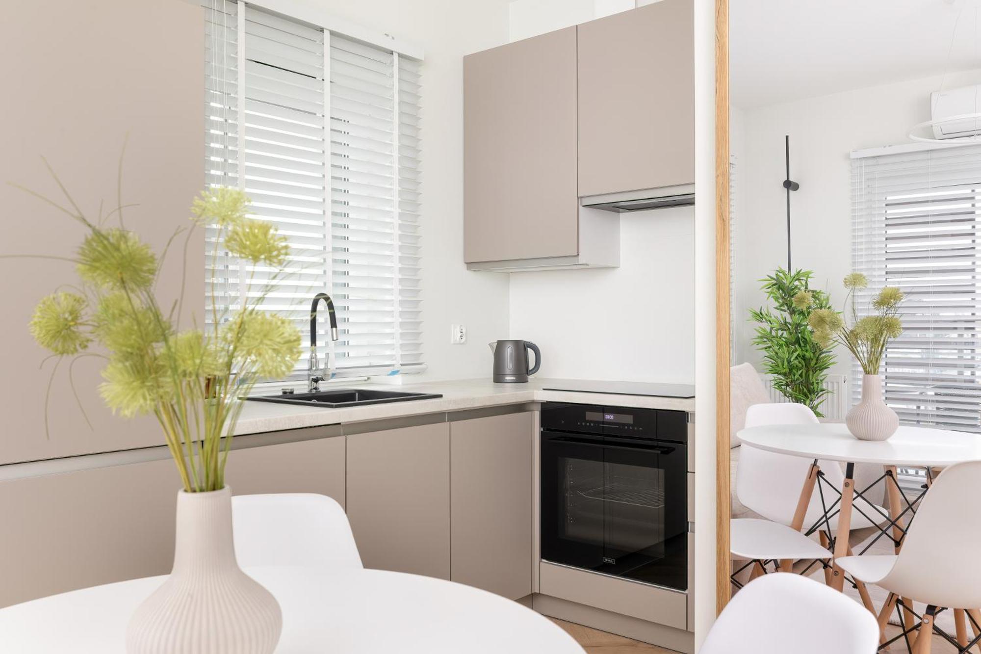 Apartment Nowoczesne Z Parkingiem & Balkonem By Renters