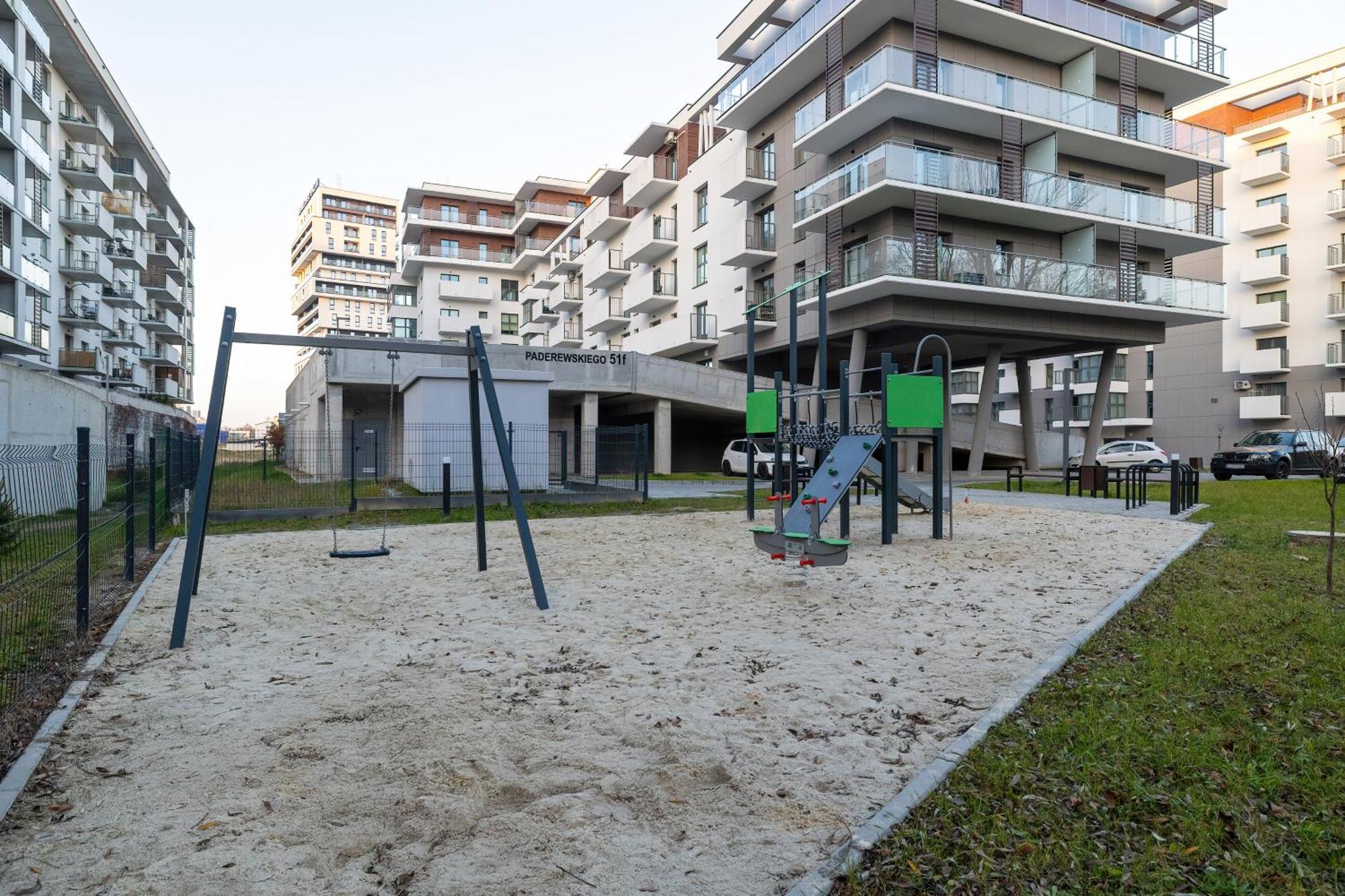 Apartment Nowoczesne Z Parkingiem & Balkonem By Renters