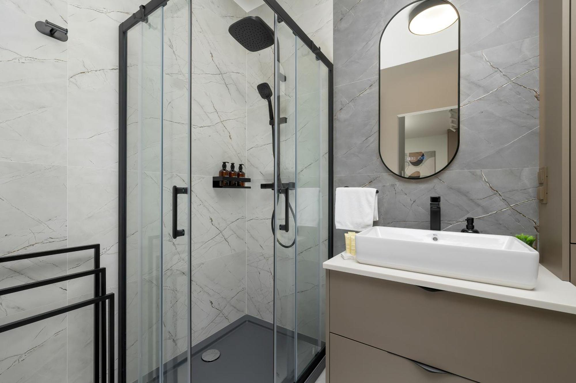Apartment Nowoczesne Z Parkingiem & Balkonem By Renters