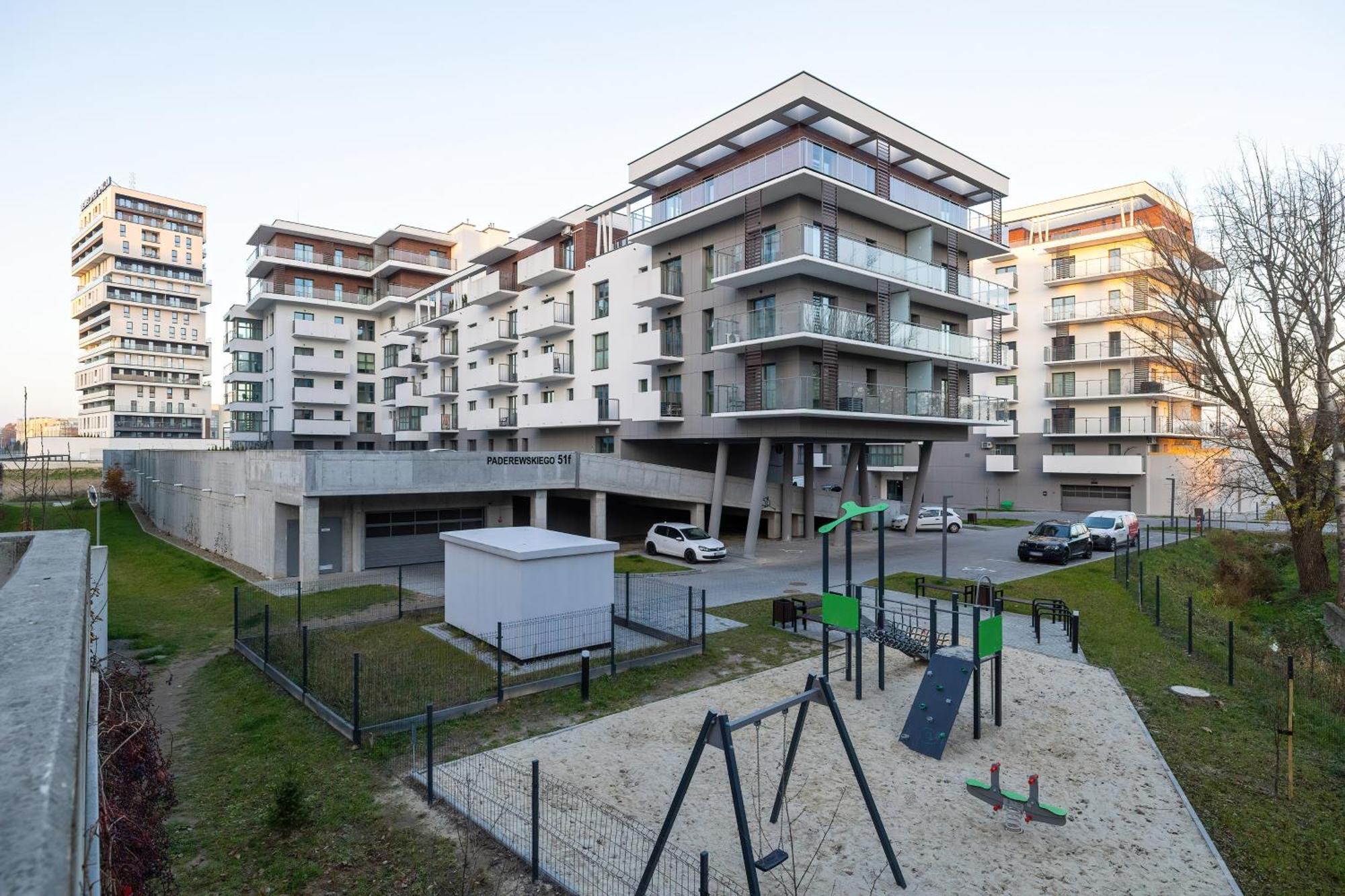 Apartment Nowoczesne Z Parkingiem & Balkonem By Renters *