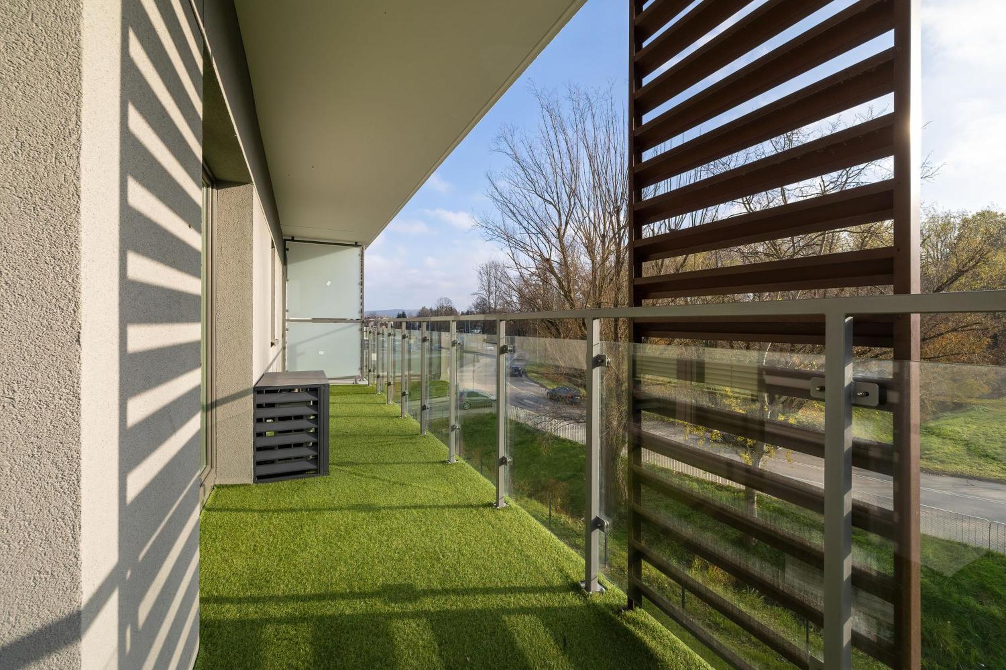 Apartment Nowoczesne Z Parkingiem & Balkonem By Renters
